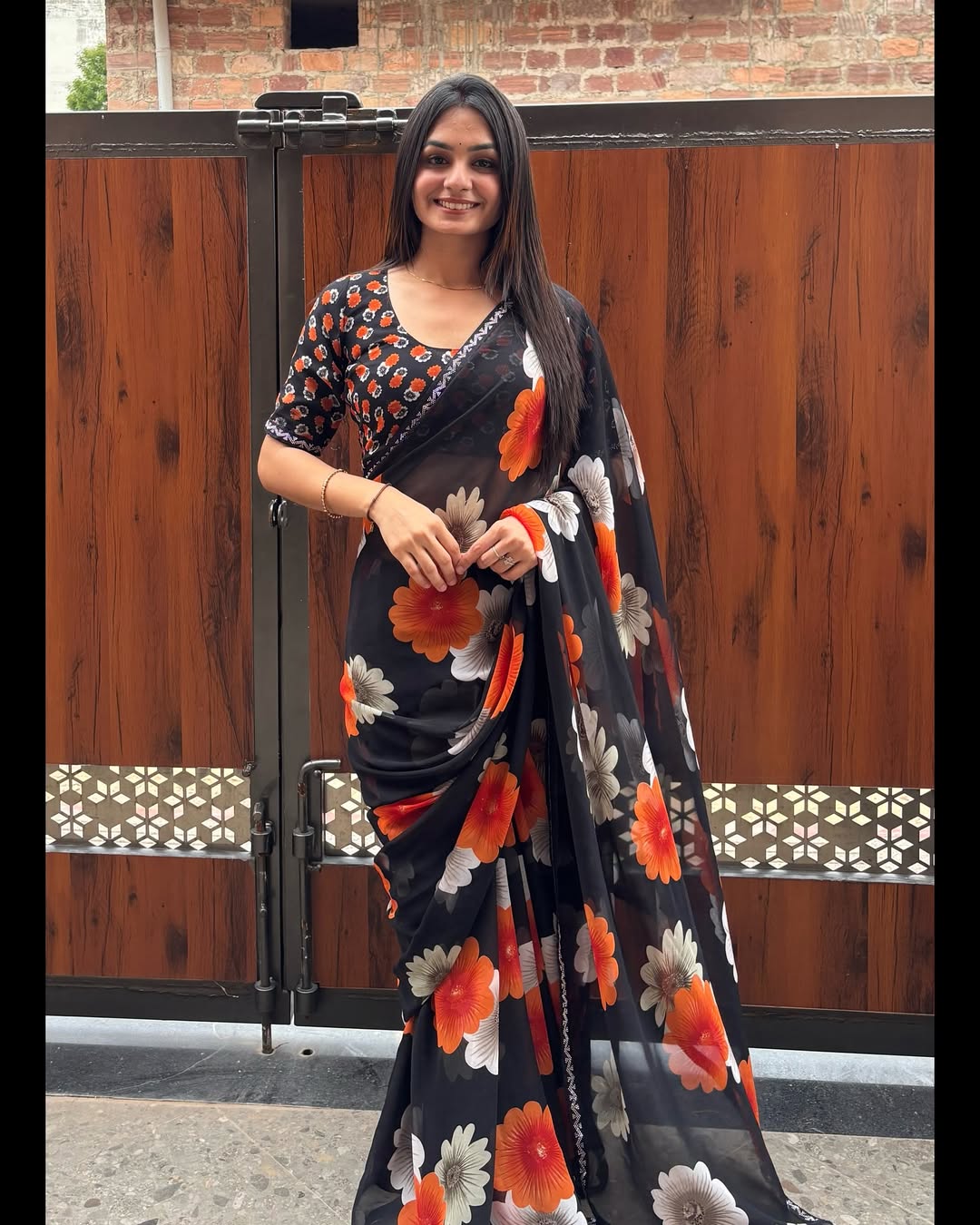 Elegant Floral Printed Black Chiffon Saree
