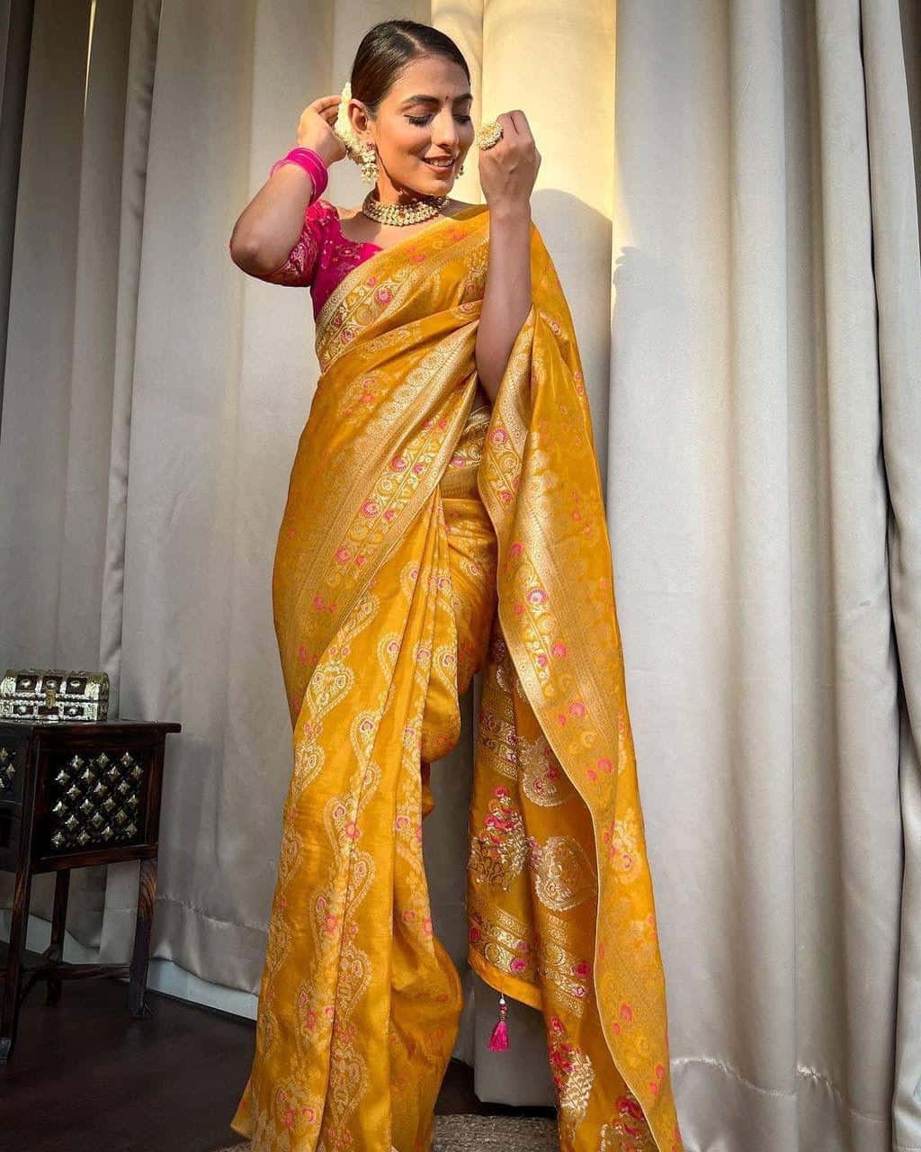 BEAUTIFUL RICH PALLU & JACQUARD WORK ON ALL OVER THE SAREE.