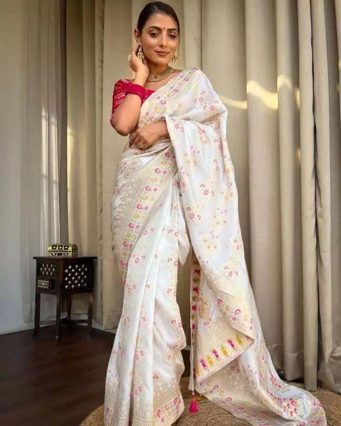 BEAUTIFUL RICH PALLU & JACQUARD WORK ON ALL OVER THE SAREE.