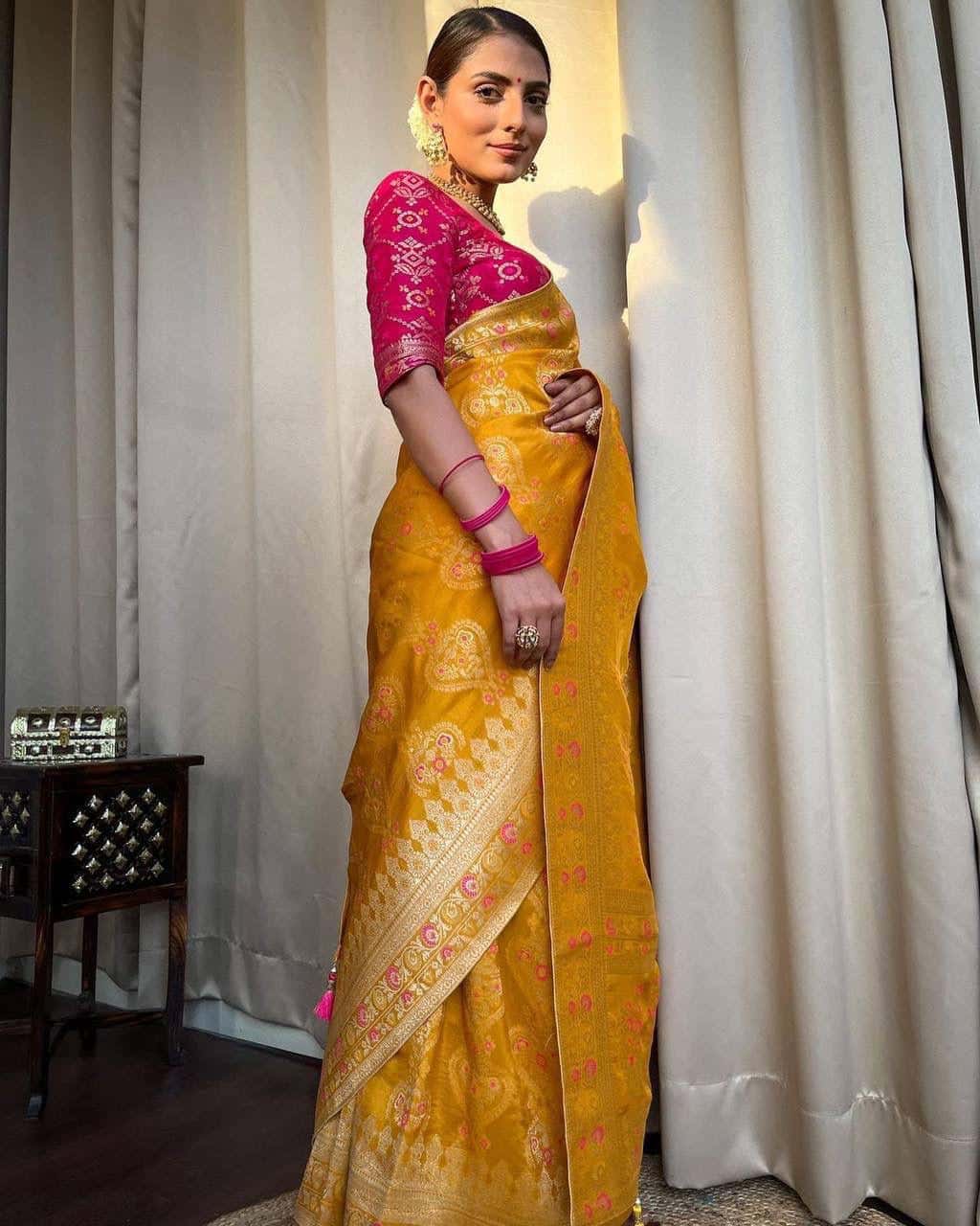 BEAUTIFUL RICH PALLU & JACQUARD WORK ON ALL OVER THE SAREE.