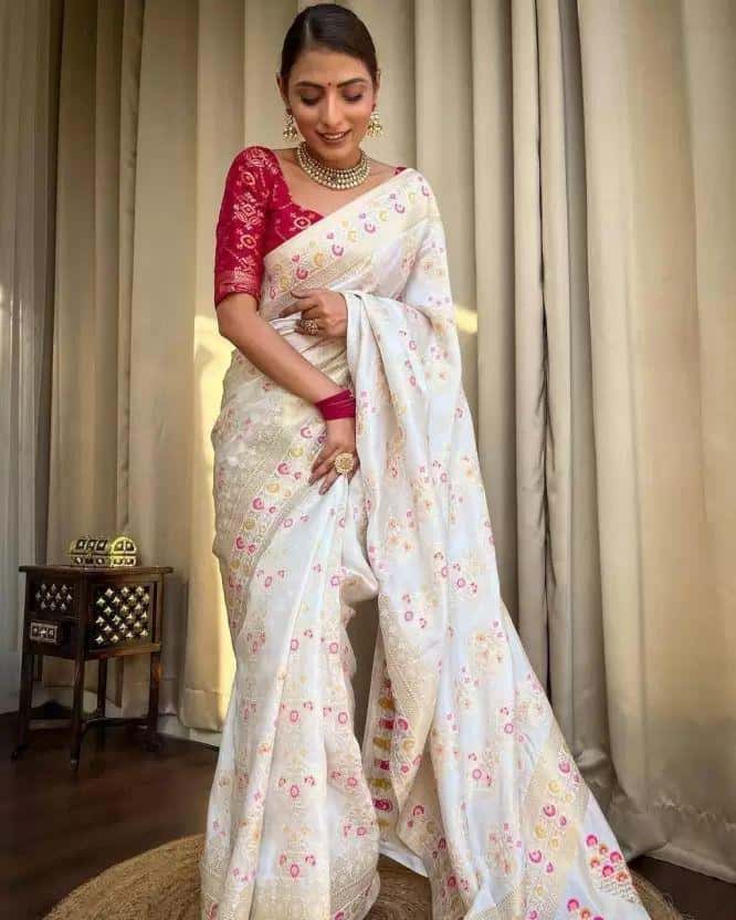 BEAUTIFUL RICH PALLU & JACQUARD WORK ON ALL OVER THE SAREE.