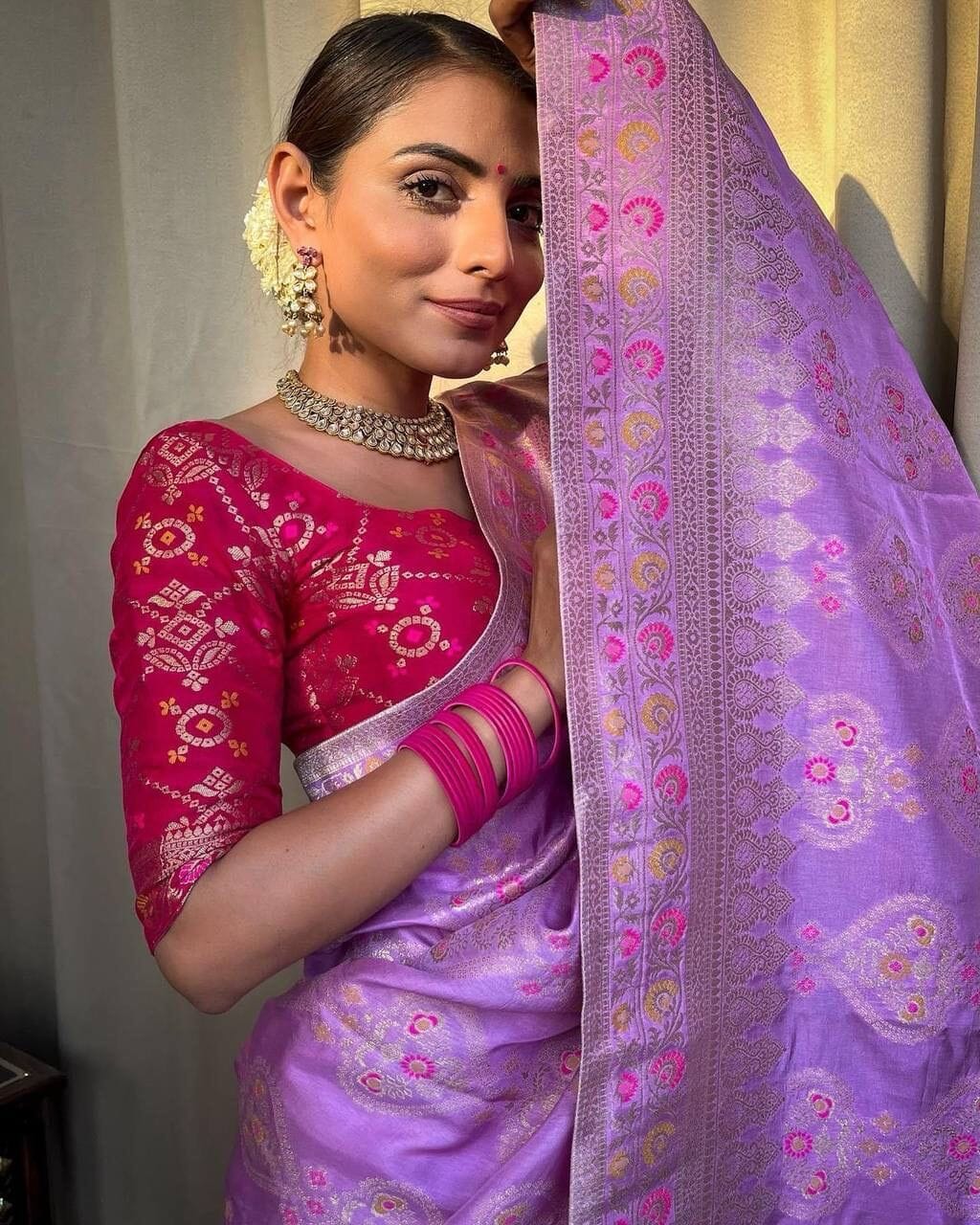 BEAUTIFUL RICH PALLU & JACQUARD WORK ON ALL OVER THE SAREE.