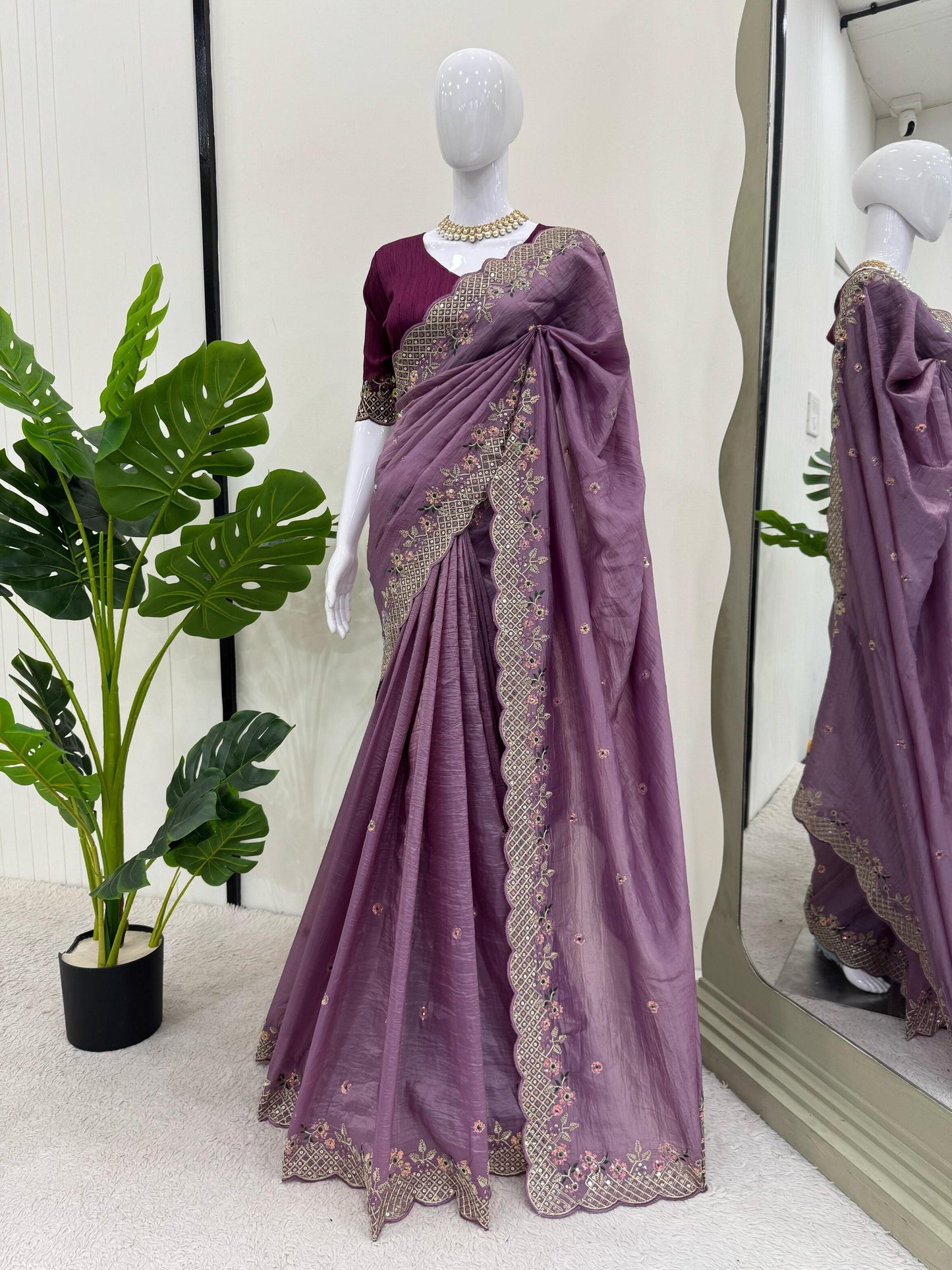 Designer Embroidery Saree on Crunchy Silk Febric