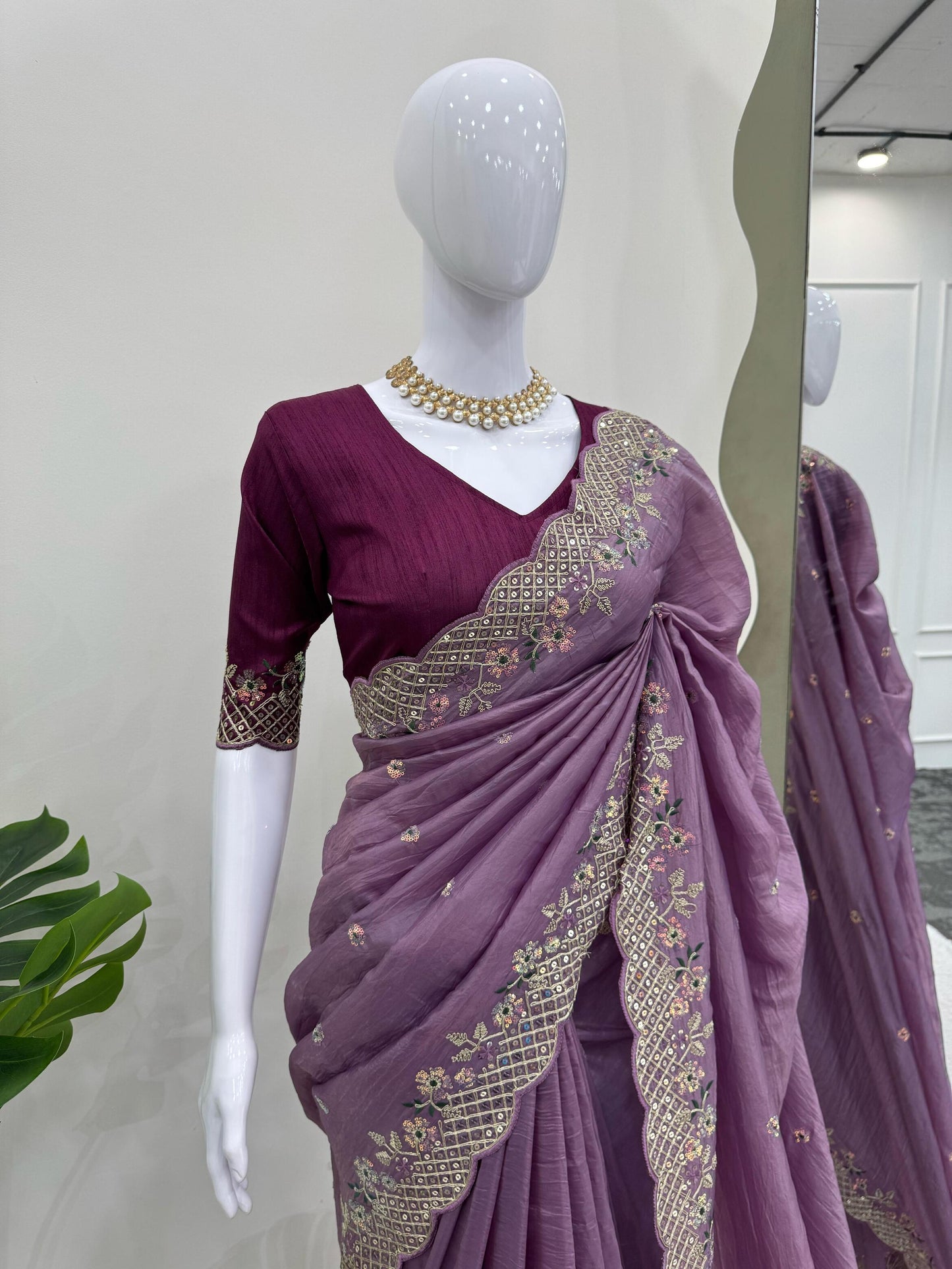 Designer Embroidery Saree on Crunchy Silk Febric