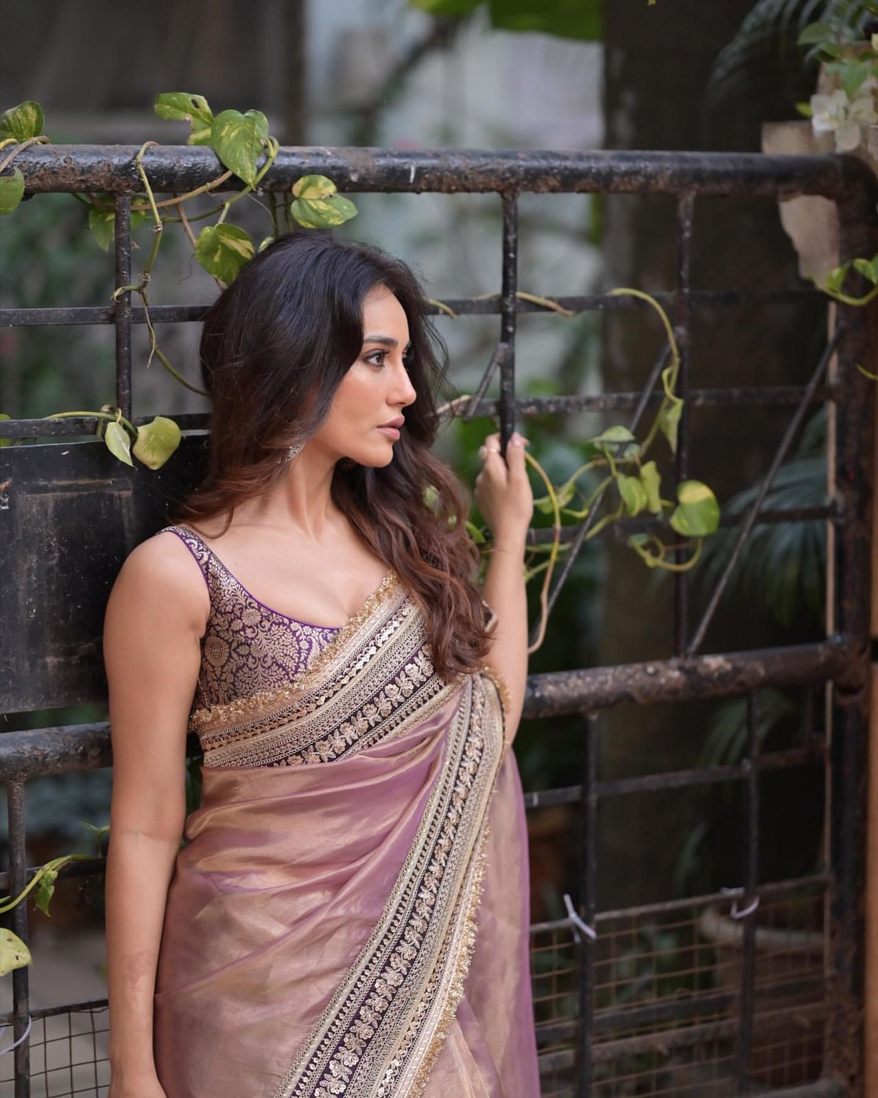 Presenting some premium designer Soft Twil net saree