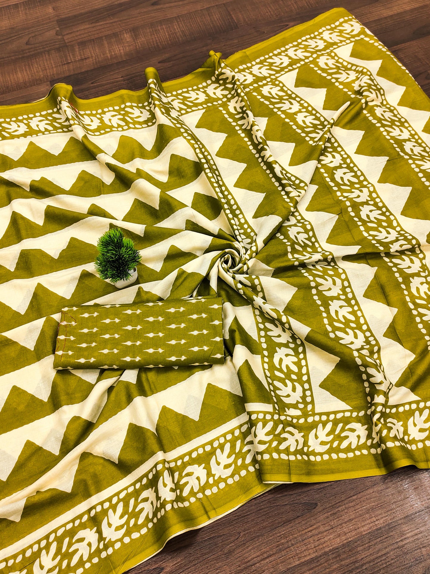 Premium Pure Mulmul Cotton Sarees Hand Block Zigzag Print
