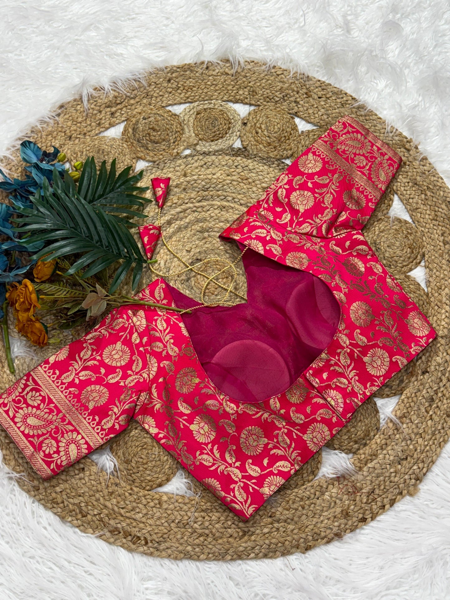 Premium Gold Crush Saree with Banarasi Zari Weaving Brocade Blouse