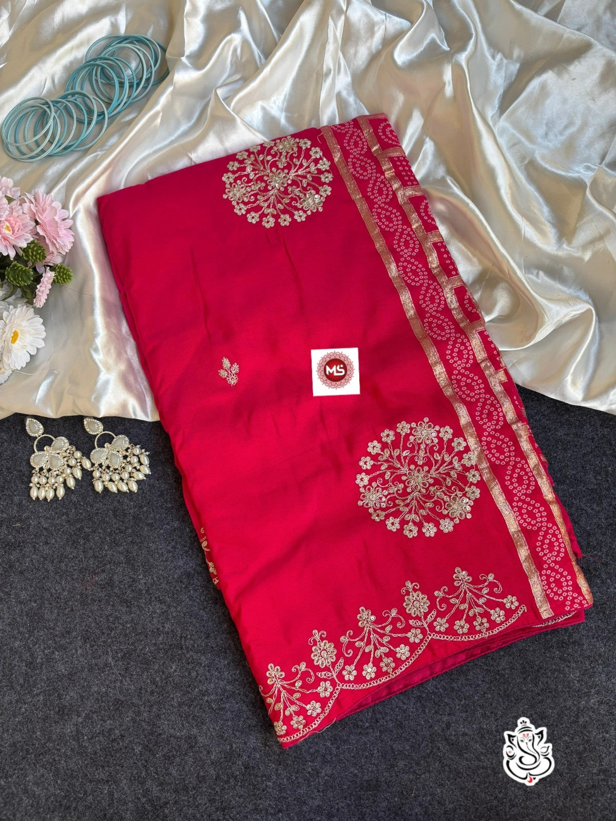 Elegant Bandhej Weaving Dolla Silk Saree with Attractive Pittha Work
