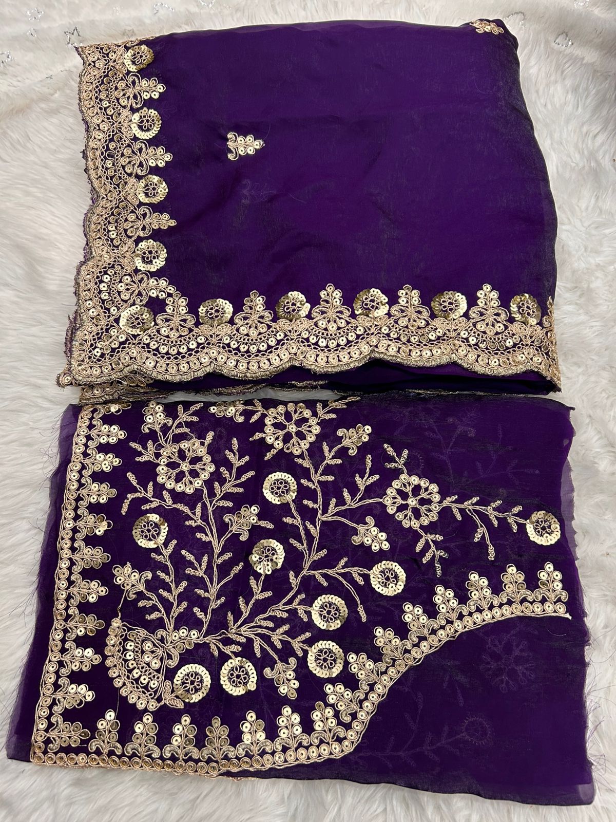 Graceful Fendy Silk Blooming Saree with sequence border