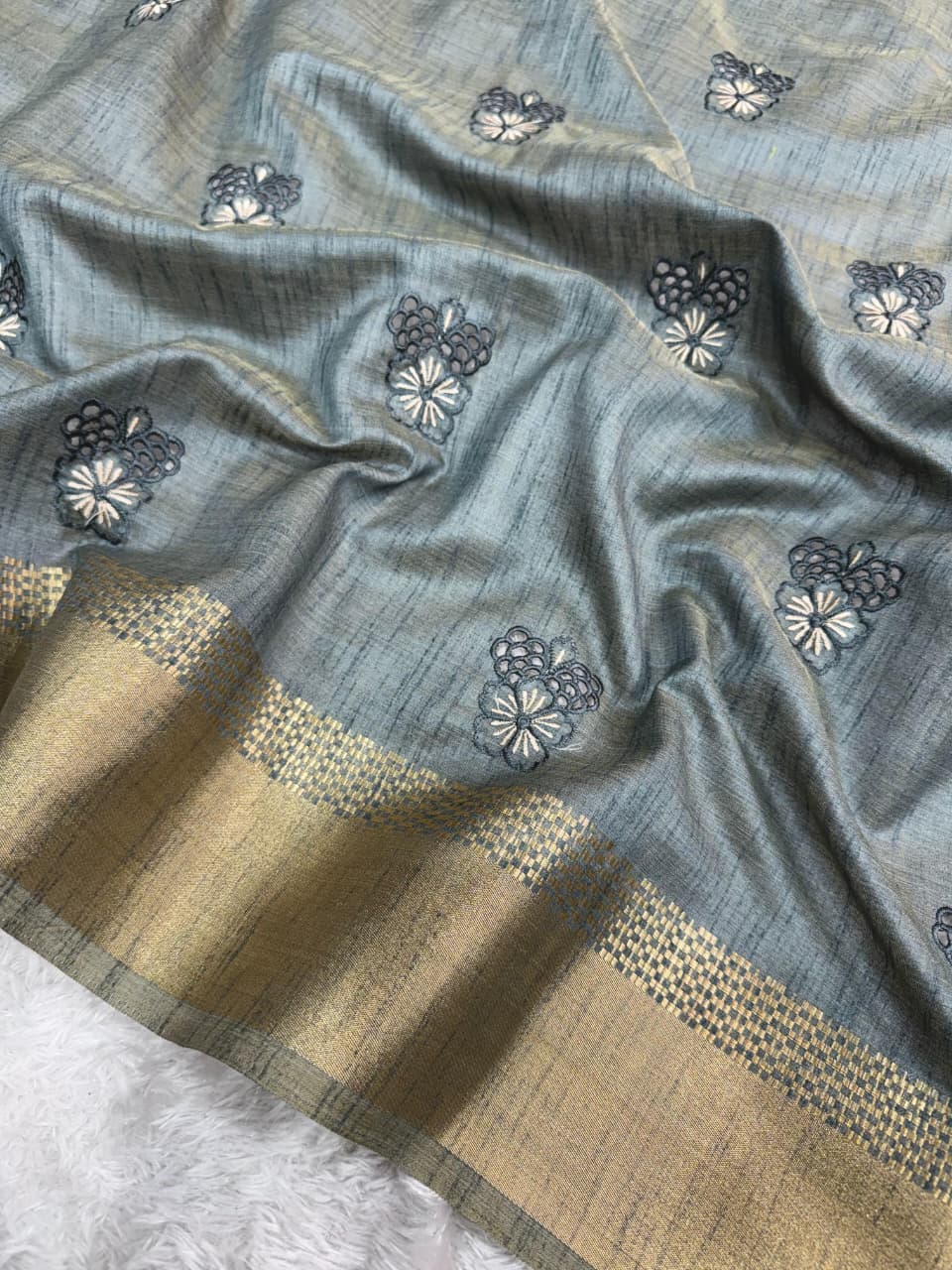 Parampara Elegance Zari Weave Saree
