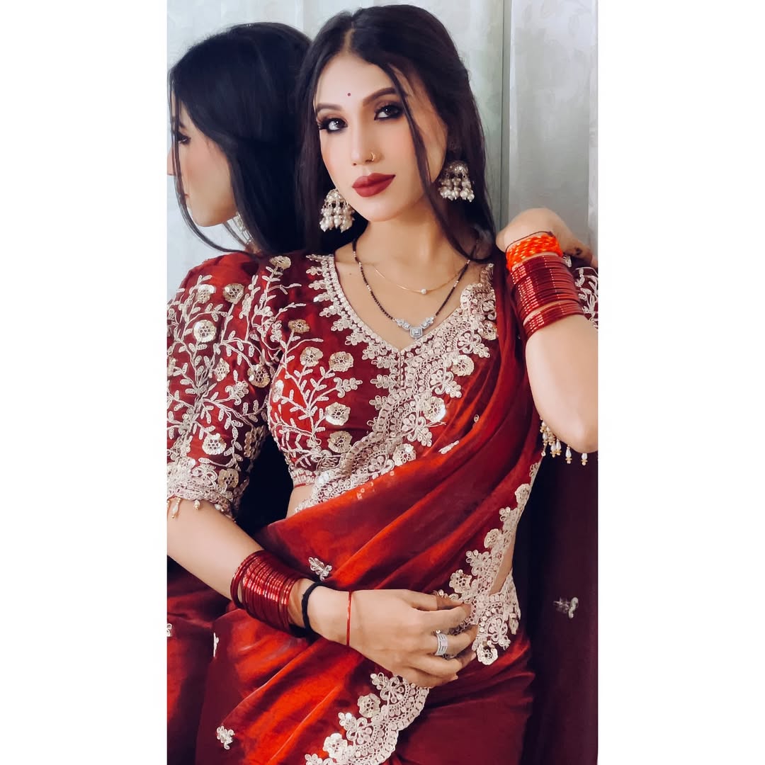Graceful Fendy Silk Blooming Saree with sequence border
