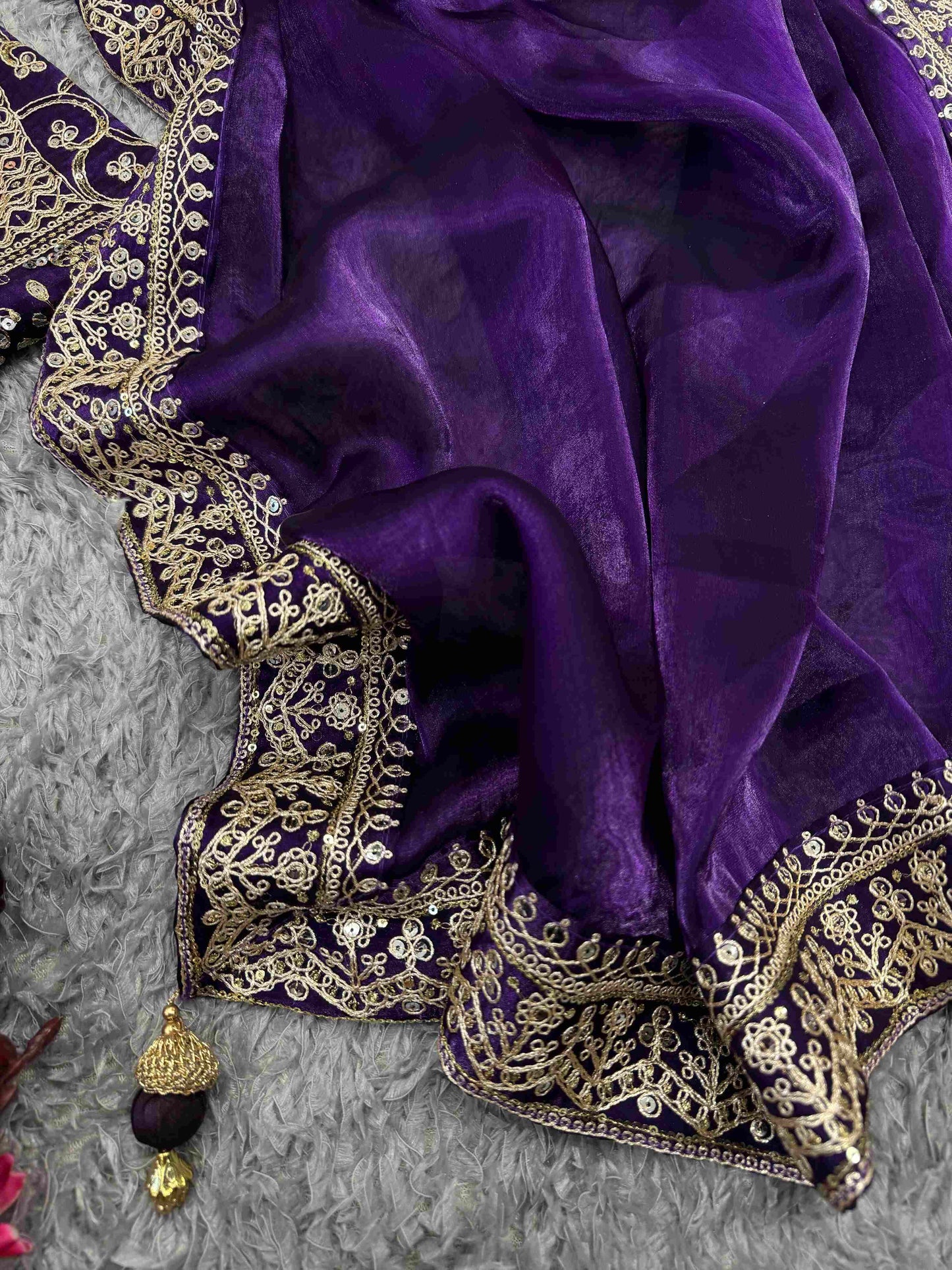 presenting new embroidery saree that increase your glamour