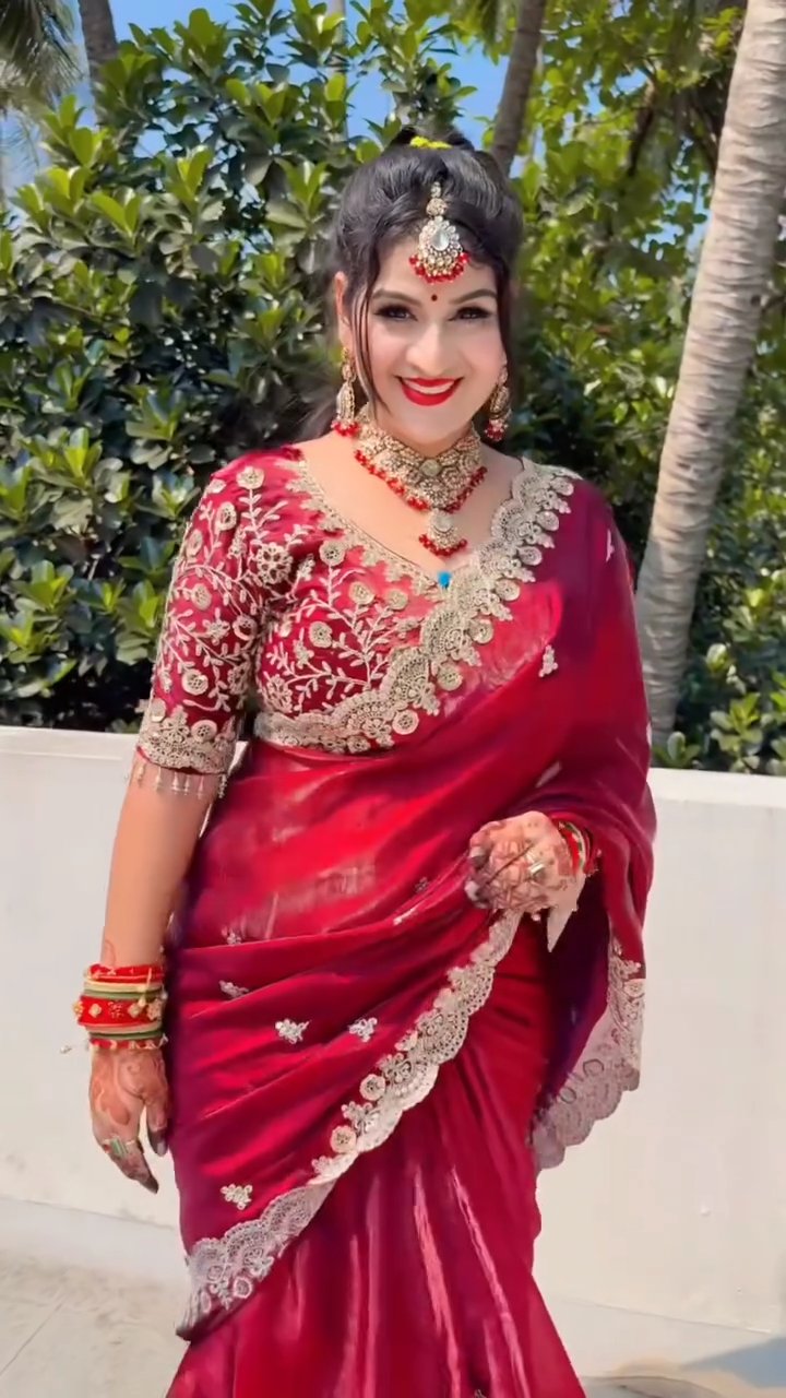 Graceful Fendy Silk Blooming Saree with sequence border