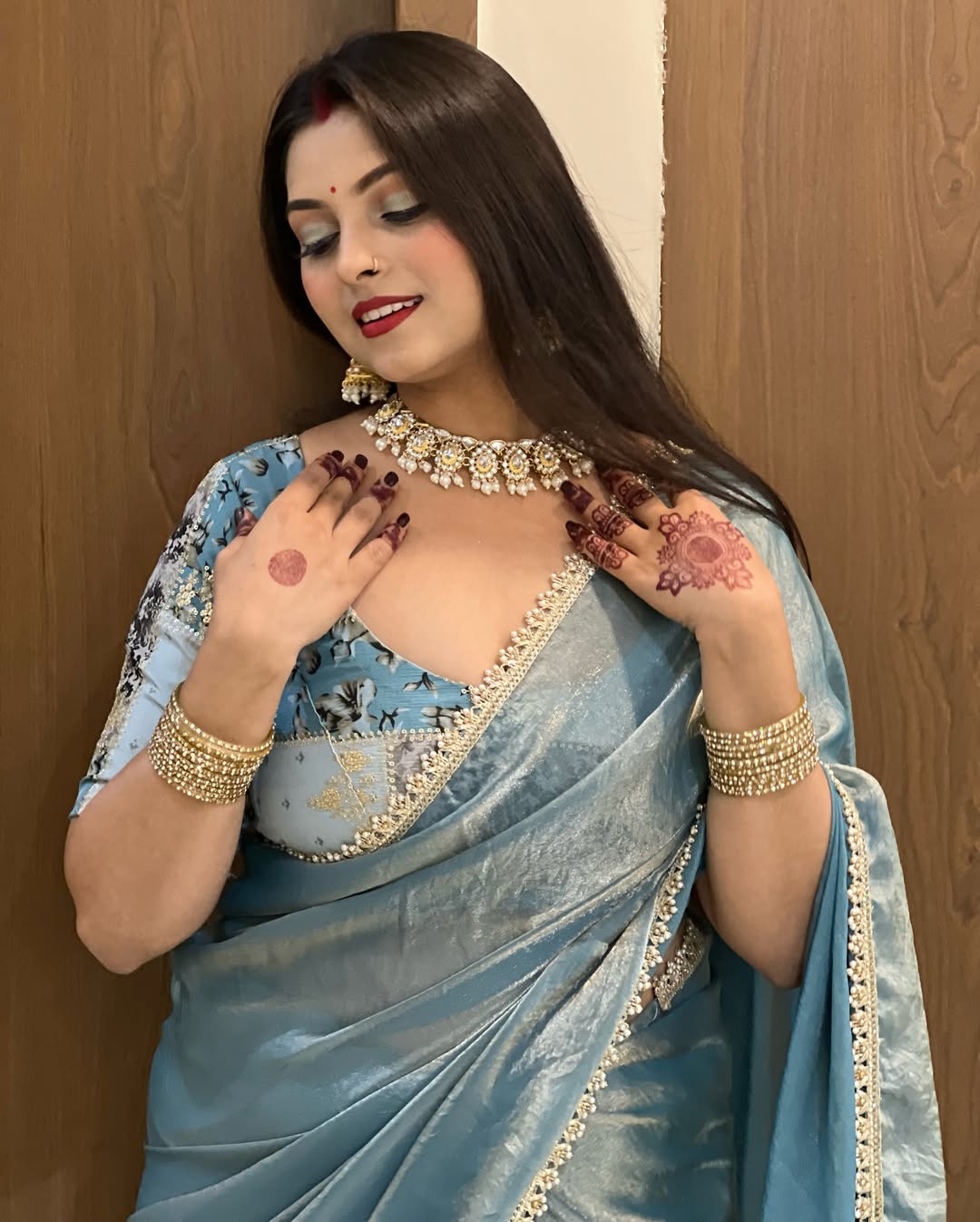 Fendy Silk Saree with Stone Lace Border & Embroidered Chinnon Blouse