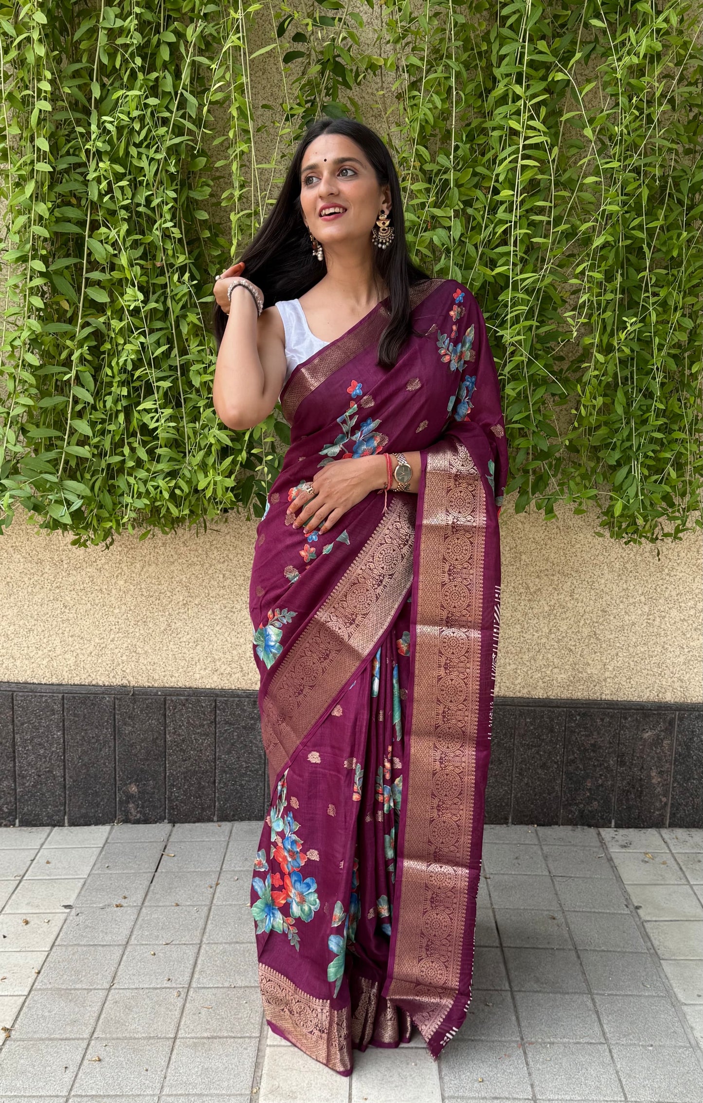 Pure Dola silk with jequrd butti in all over saree *boder same as originall boder only