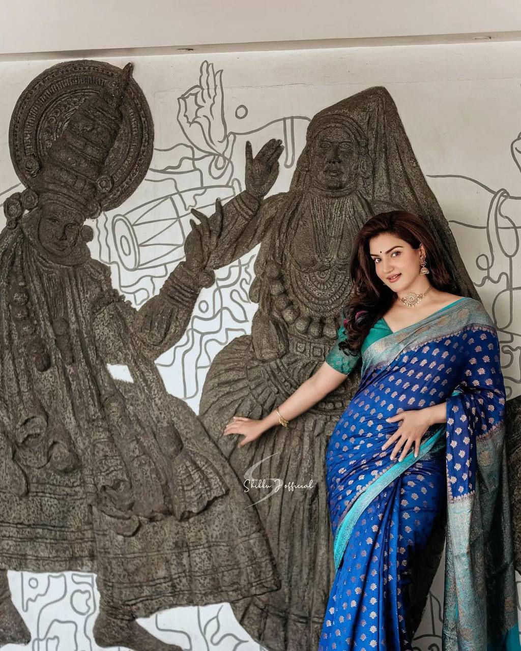 BEAUTIFUL RICH PALLU SOFT LICHI SILK CLOTH