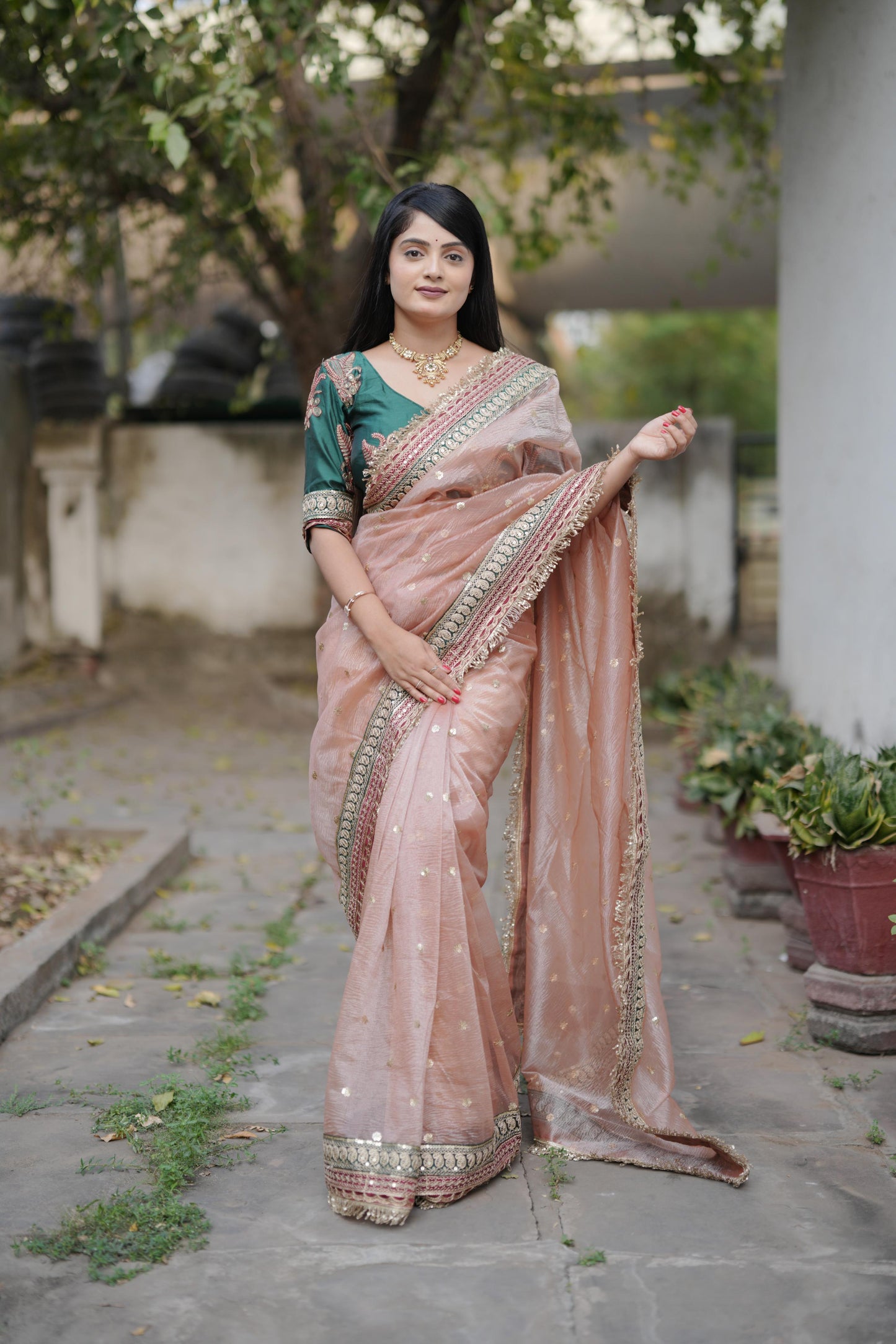 Premium Banarasi Heavy Twill Crush Jari Weave Saree