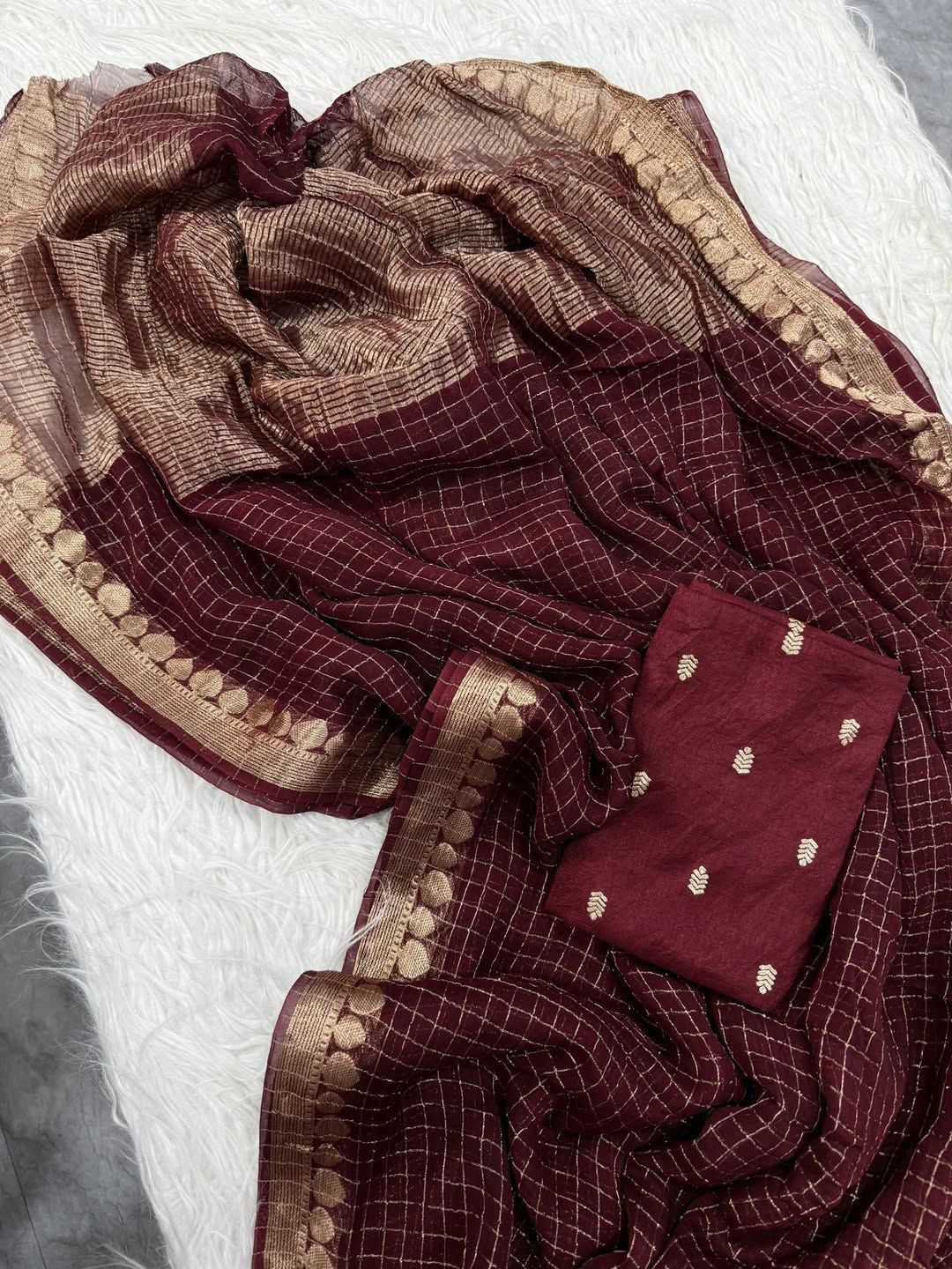 Premium Viscose Georgette Saree with Matching Viscose Blouse