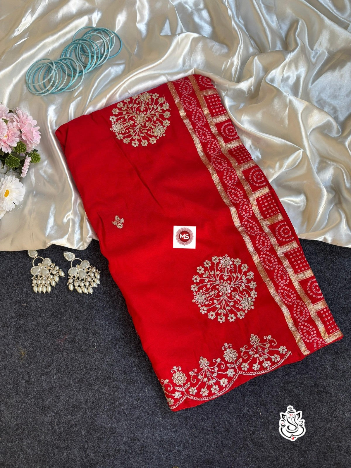 Elegant Bandhej Weaving Dolla Silk Saree with Attractive Pittha Work