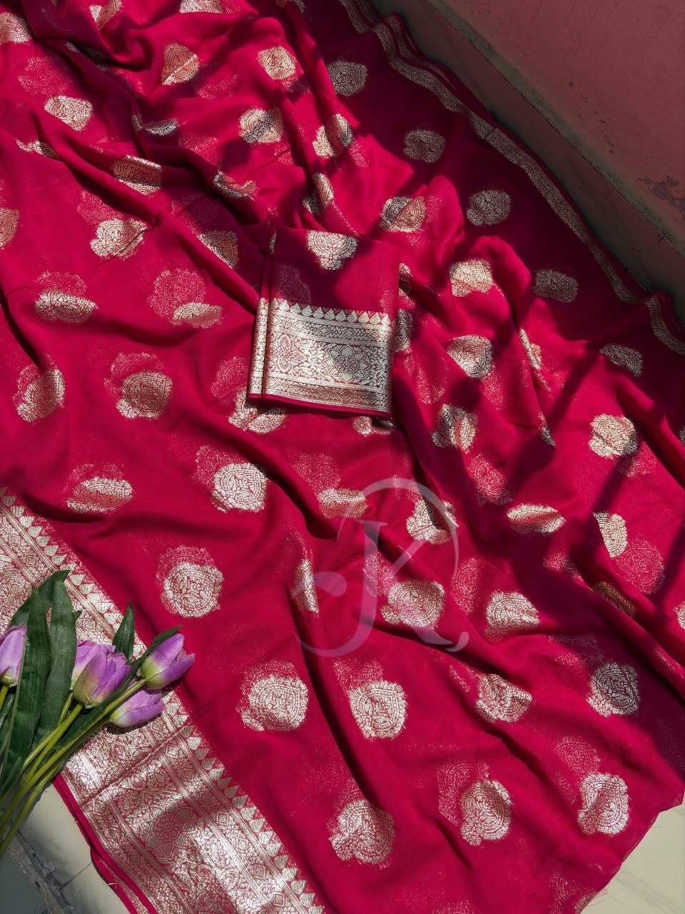 Beautiful Exclusive Fancy Viscose Saree with Woven Border & Running Blouse
