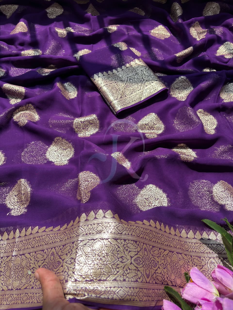 Beautiful Exclusive Fancy Viscose Saree with Woven Border & Running Blouse