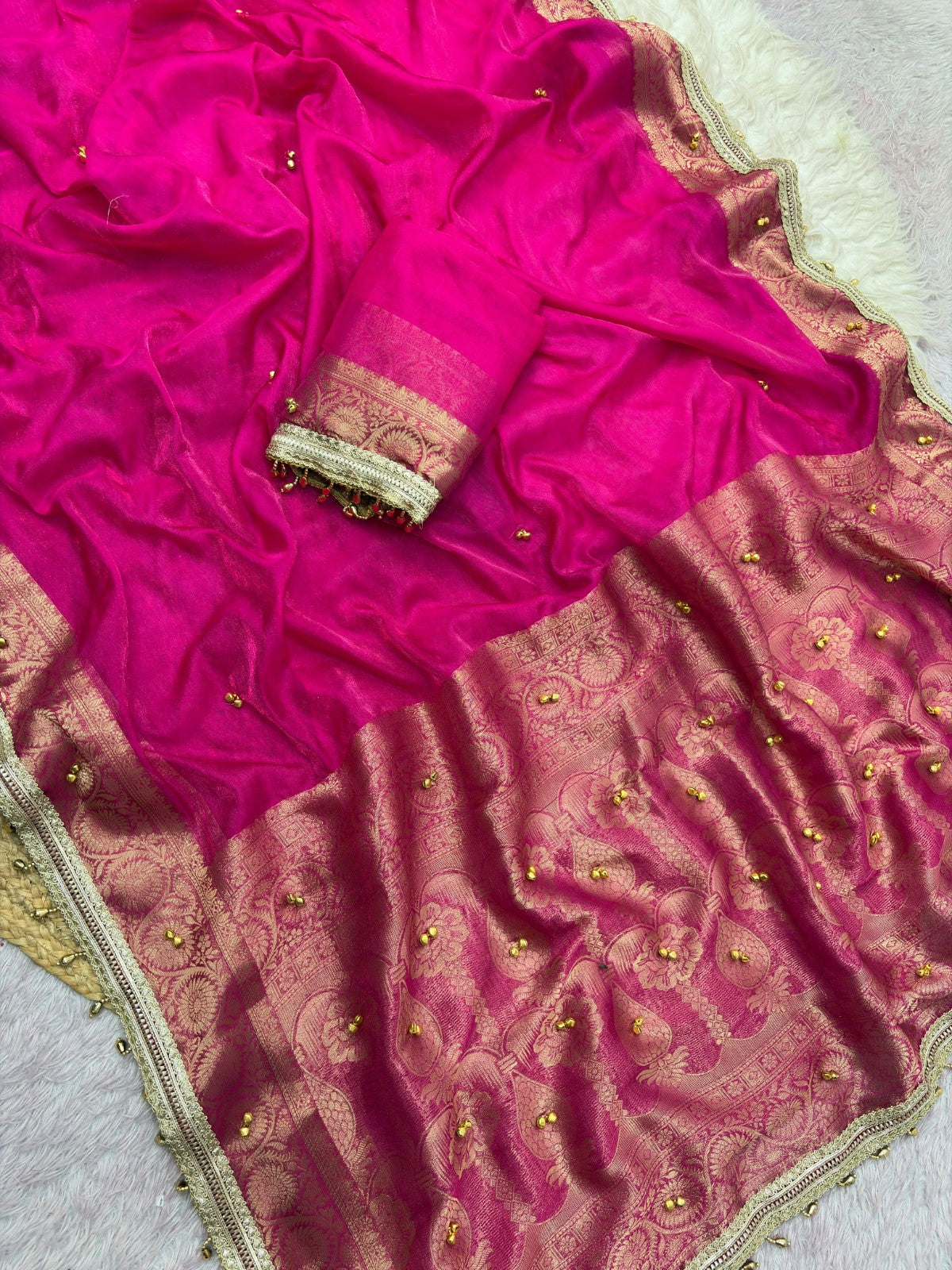 🌸 Elegant Ghungroo Work Banarasi Satin Chiffon Saree