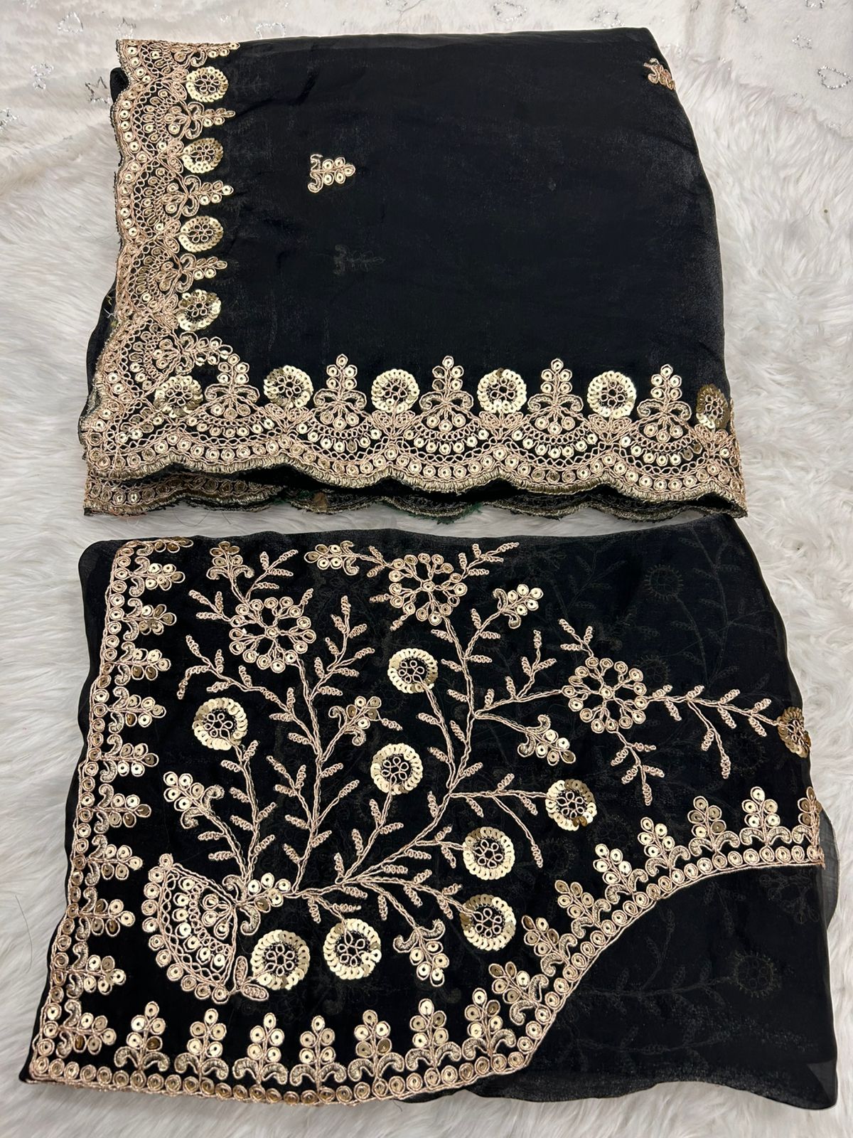 Graceful Fendy Silk Blooming Saree with sequence border
