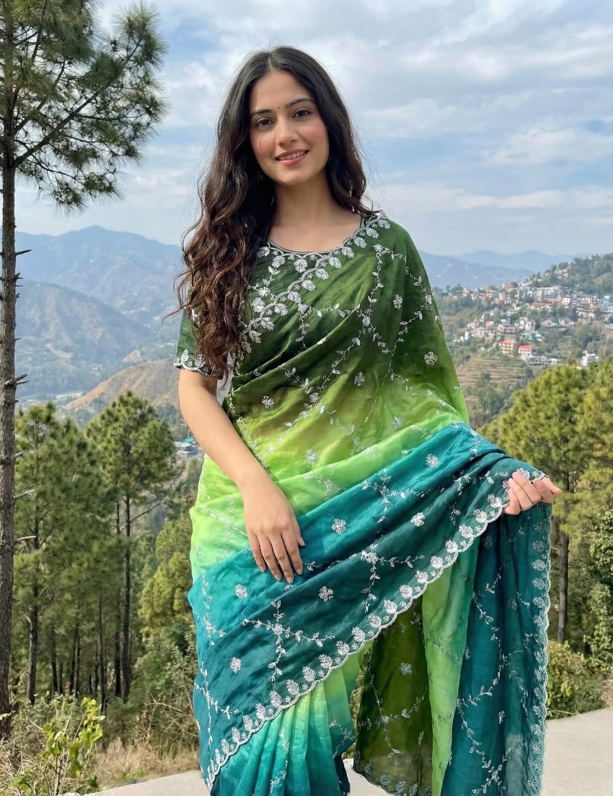 Luxurious Gold Crush Pedding Saree with 3 mm Sequence Embroidery Saree