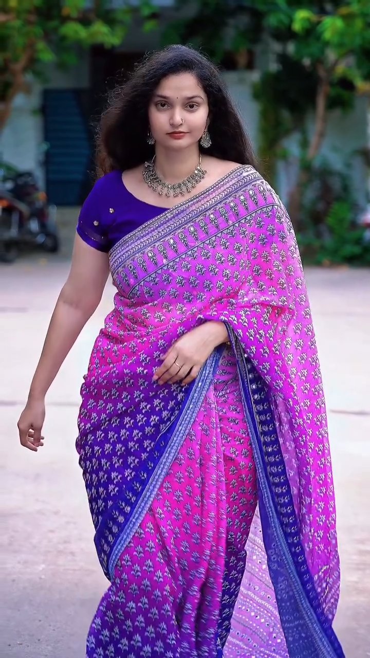 Shaded Celebrity Style Designer Georgette Saree with Mirror & Khatli Work