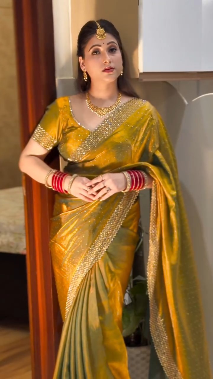 Glamorous Space Silk Saree with Exclusive Jarkhan Work