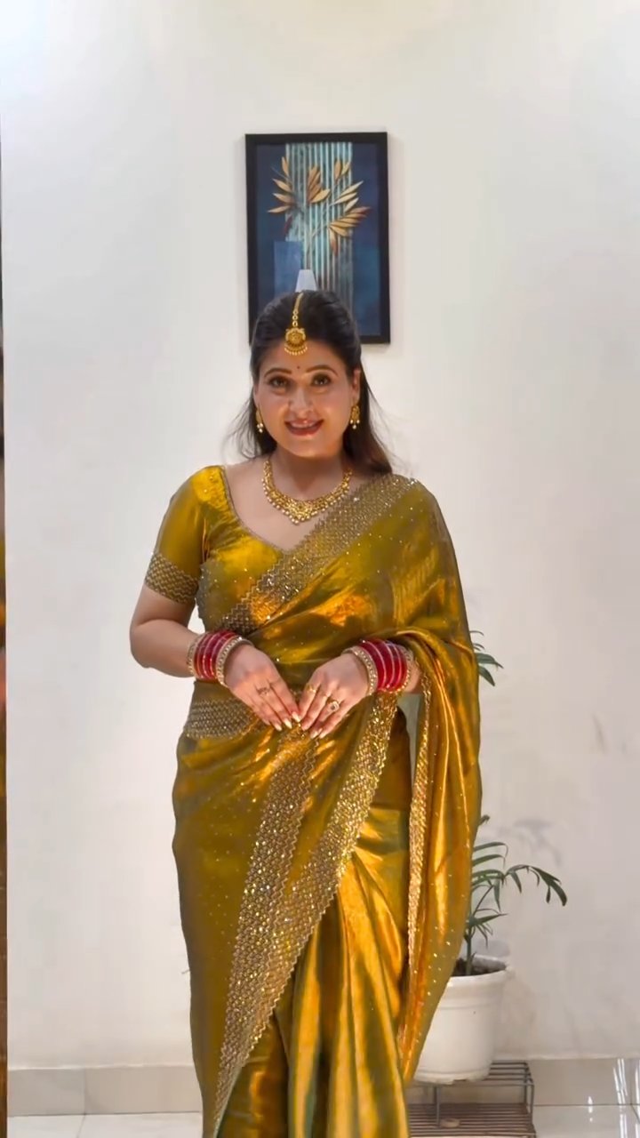 Glamorous Space Silk Saree with Exclusive Jarkhan Work