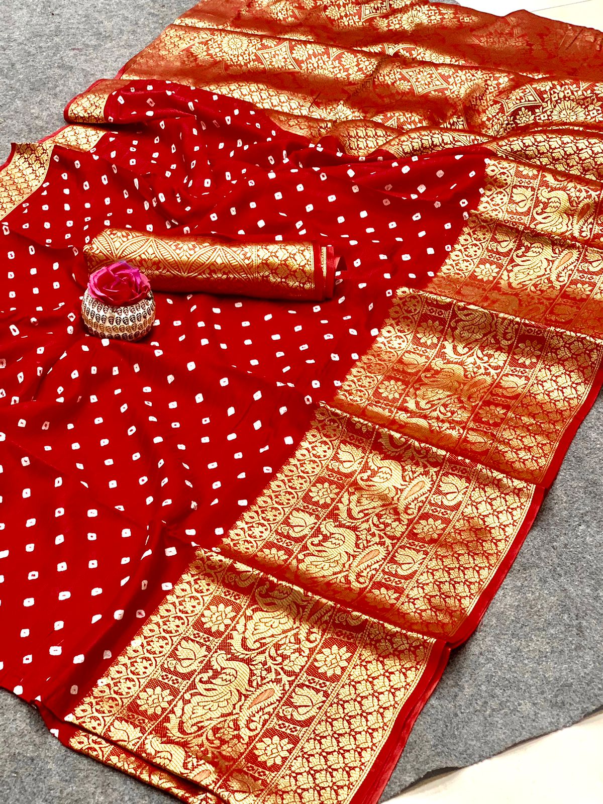 Bandhej silk drapes with Kanchipuram jari border